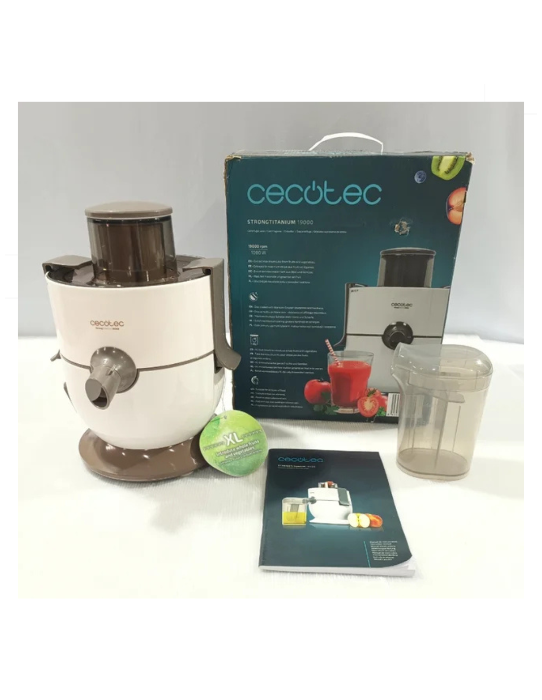 Cecotec Licuadora para Frutas y Verduras StrongTitanium 19000. 650W
